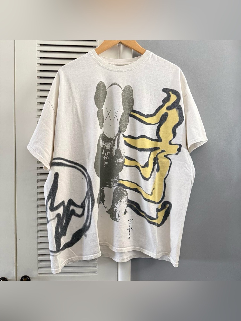 Travis Scott x KAWS T-shirt Sz XL